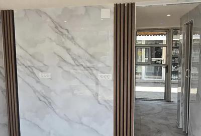 Inchiriez spa?iu central - 3