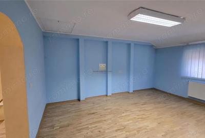 Spațiu comercial, de 65 mp, în Central - 6