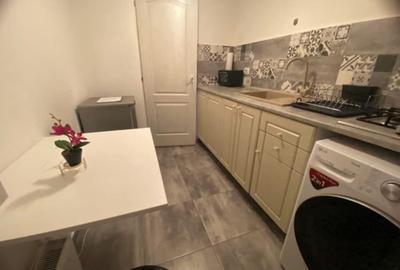 Garsonieră decomandată, mobilată în 1 Decembrie 1918