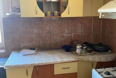 Apartament cu 3 camere semidecomandat în Central - 2