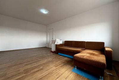 Apartament 3 camere, semidecomandat, etaj intermediar, zona Sala Olimpia