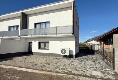 Casă cu 4 camere în Central - 1