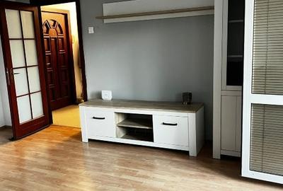 Apartament cu 2 camere decomandat, mobilat în Decebal