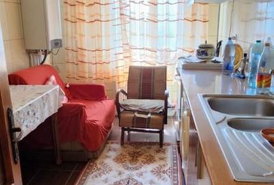Apartament cu 3 camere decomandat în Faleza Nord