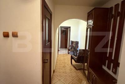Apartament cu 3 camere semidecomandat în Central