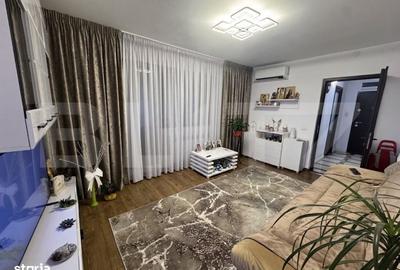 Apartament cu 3 camere semidecomandat în Calea București