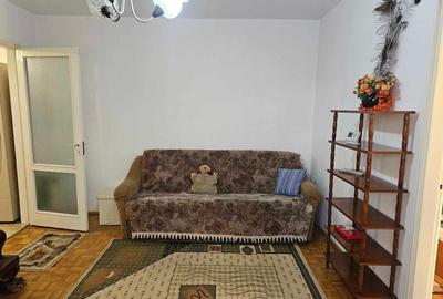 Apartament cu 2 camere nedecomandat în Astra