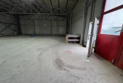 Spațiu comercial, de 300 mp, în Central - 3