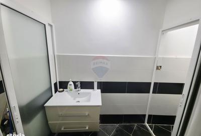 Spațiu comercial, de 68 mp, în Central - 12