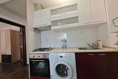 Apartament cu 2 camere decomandat, mobilat în Tractorul