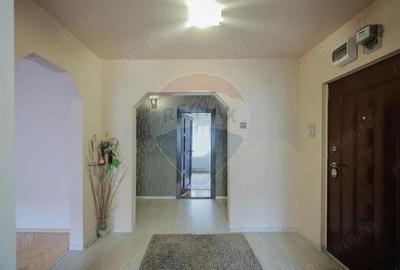 Apartament 3 camere de vanzare in zona Rogerius - 12