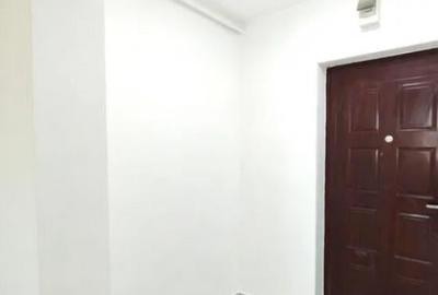 Garsoniera decomandat - zona Noua - 2