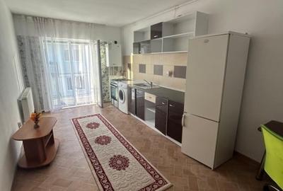 Garsonieră decomandată, mobilată în Florești