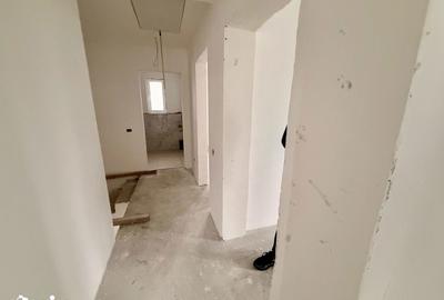 Casă cu 4 camere cu Teren 270 Mp în Glina - 12
