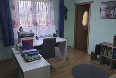 Casă cu 5 camere cu Teren 768 Mp în Central - 3