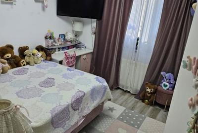 Apartament cu 3 camere decomandat, mobilat în Tractorul - 4