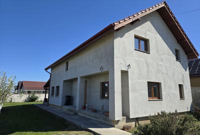 Casă cu 4 camere în Frumușeni - 8