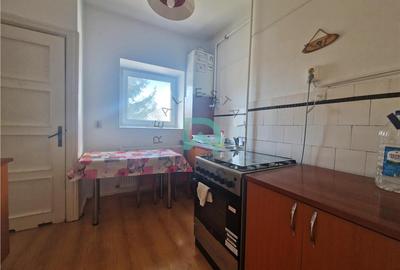 Apartament cu 2 camere nedecomandat în Tractorul - 11