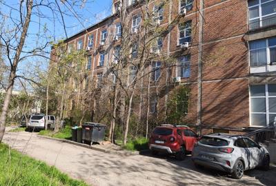 Birou, de 1,150 mp, în Titan - 2