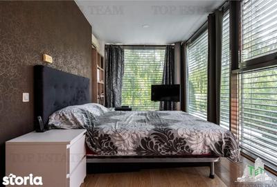 Casă cu 7 camere cu Teren 1334 Mp în Central - 2