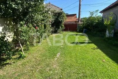 Casă cu 3 camere cu Teren 1293 Mp în Perșani - 1