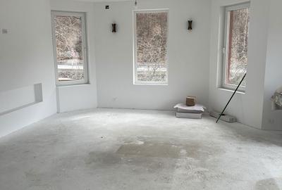 Casă cu 8 camere cu Teren 2100 Mp în Central - 17