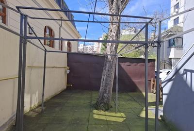 Birou, de 20 mp, în Moșilor - 5