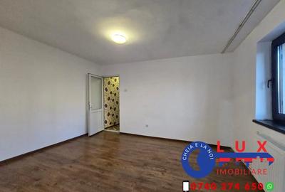 Apartament cu 3 camere semidecomandat în Neptun - 2