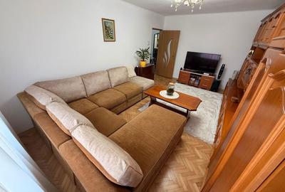 Apartament cu 3 camere decomandat în Obcini