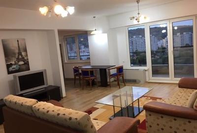 Apartament cu 3 camere semidecomandat, mobilat în Plopilor