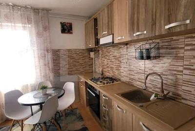 Apartament cu 3 camere decomandat în Central - 2