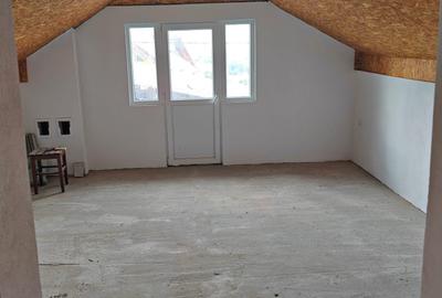 Casa de vanzare cu patru camere in Sacele - 5