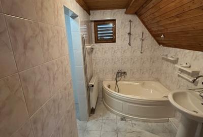 Casă cu 4 camere cu Teren 750 Mp în Central - 6