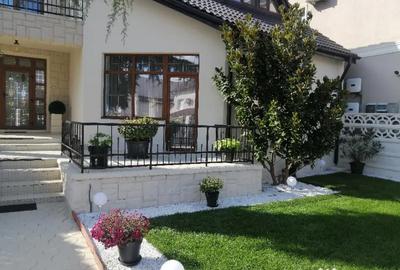 Casă cu 7 camere cu Teren 473 Mp în Sud - 2