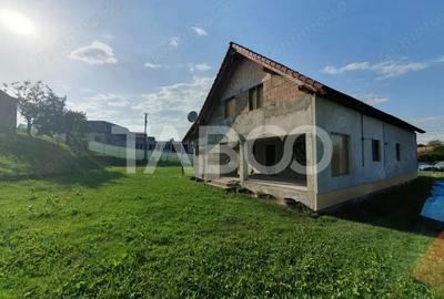 Casa 5 camere 197mp utili situata la 27km de Fagaras si 65km de Brasov - 1