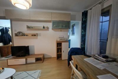 Apartament cu 2 camere nedecomandat, mobilat în Circumvalațiunii - 1