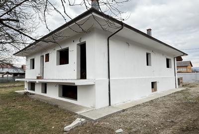 Casă cu 4 camere în Central - 4
