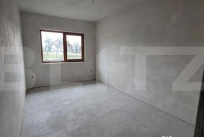 Casă cu 4 camere cu Teren 4000 Mp în Central - 2