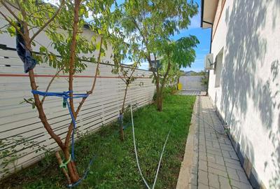 Casă cu 4 camere cu Canalizare în Central