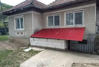 Casă cu Teren 1052 Mp în Bălteni - 8