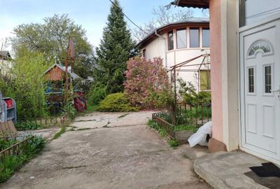 Casă cu 4 camere în Central - 3