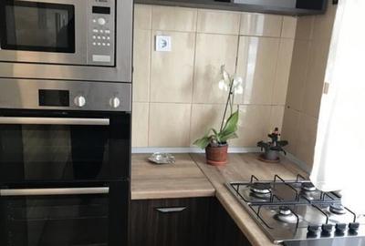 Apartament cu 3 camere decomandat în Băneasa