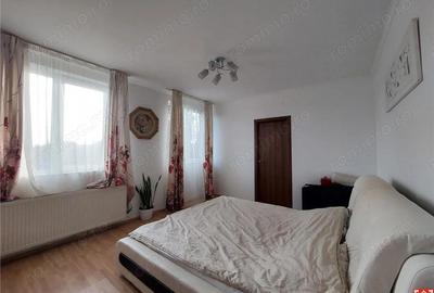 Casa mare pentru 2 familii sau pentru afacere - 13