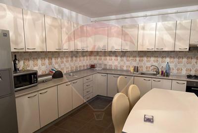 VANZARE Apartament cu 3 camere in zona Voluntari - 1