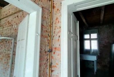 Casă cu Teren 990 Mp în Central