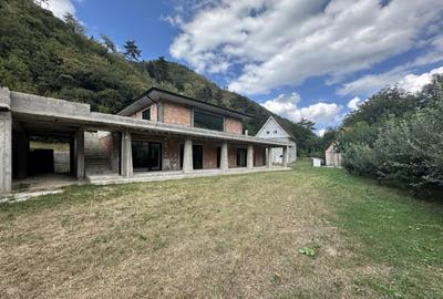 Casă cu 7 camere cu Canalizare în Gura Râului - 7