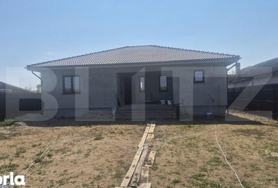 Casă cu 3 camere decomandat cu Teren 950 Mp în Central - 1
