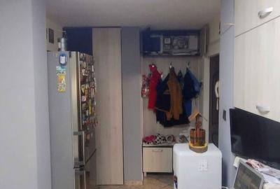 Apartament cu 3 camere decomandat în Decebal