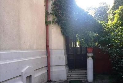 OPORTUNITATE! Vila pe strada EXCLUSIV de case , curte compacta, Kiseleff - 3