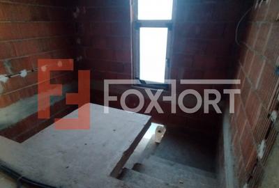 Duplex 5 camere, Becicherecu Mic - Garaj, terasa, Interior la Rosu - 16